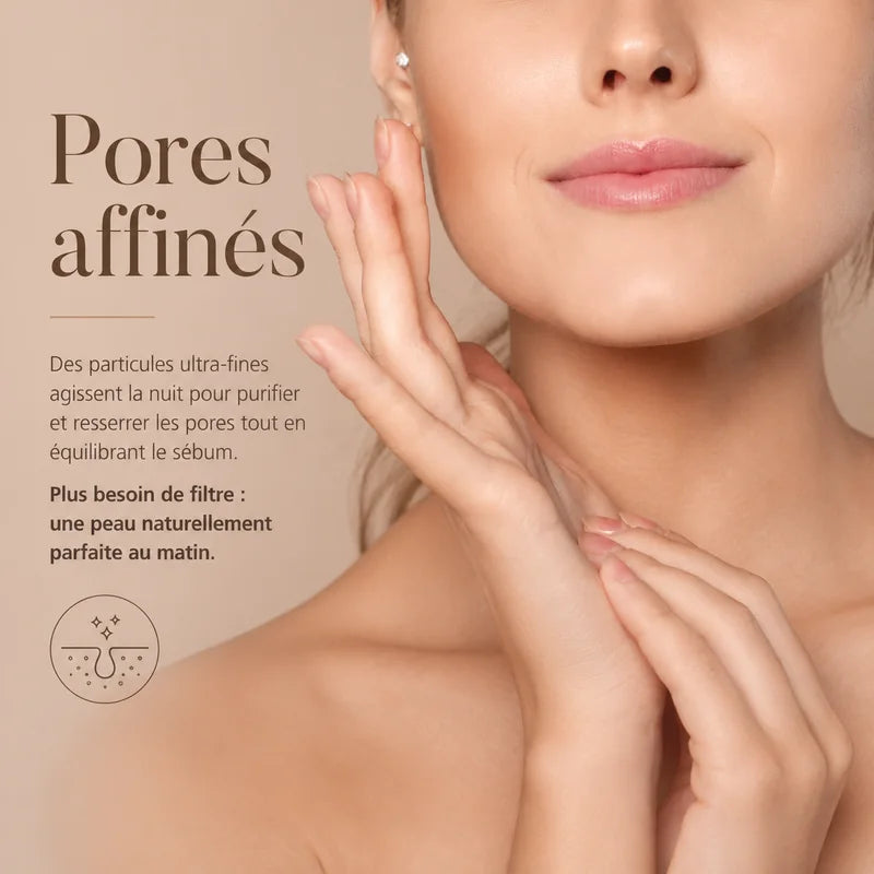 Pores affinés — des particules ultra-fines agissent la nuit pour purifier et resserrer les pores tout en équilibrant le sébum, pour une peau naturellement parfaite au matin.
